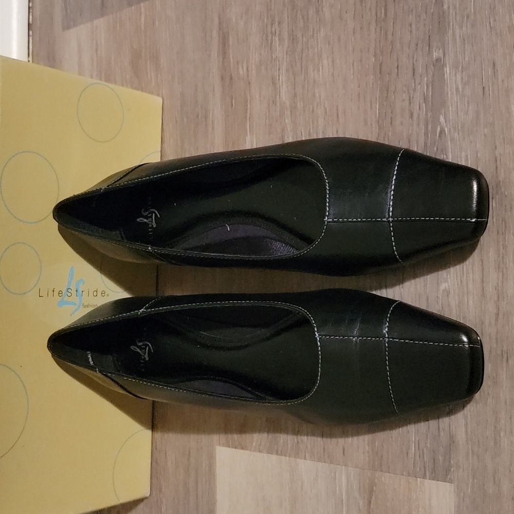 Lifestride black dress shoes, size 8.5, low heel, barely worn